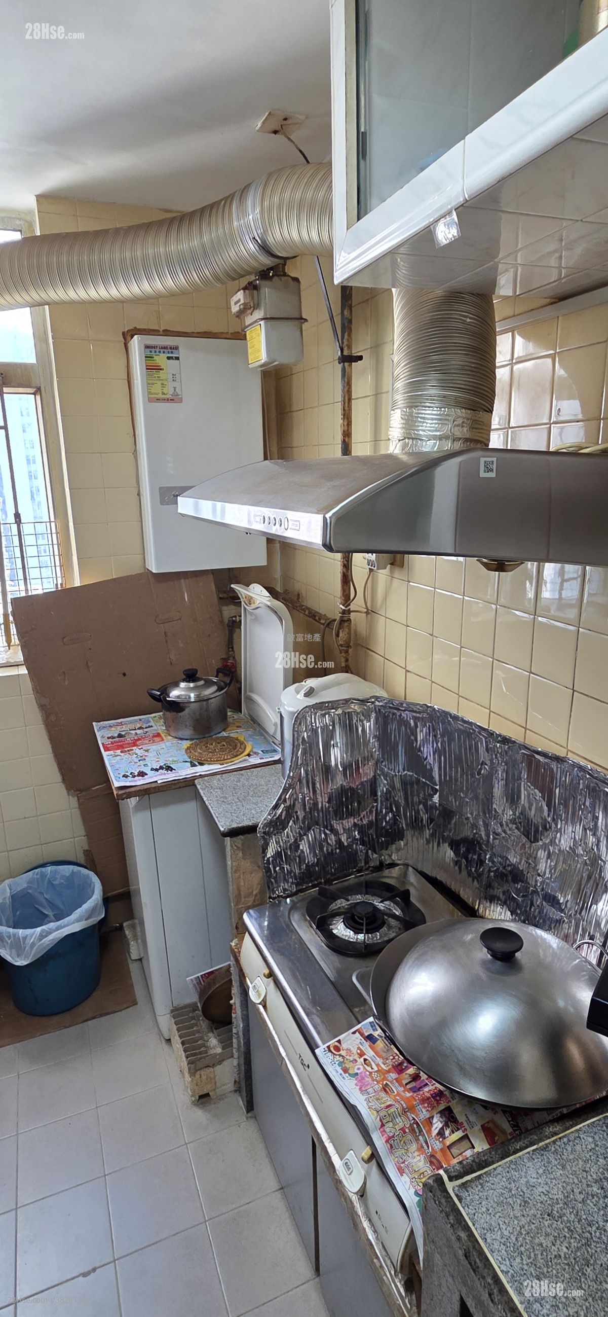 Kwai Yin Court Sell 2 Bedrooms , 1 Bathroom 401 ft² ( 37.3 m² )