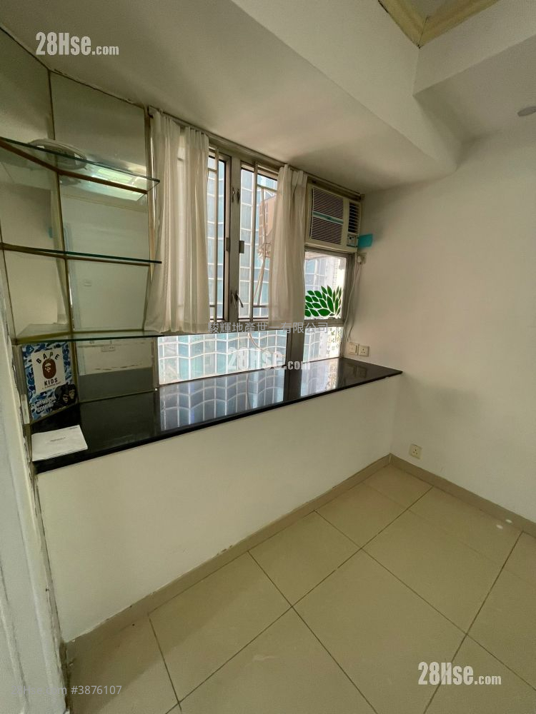 Po Hang Building Rental 2 Bedrooms , 1 Bathroom 368 ft² ( 34.2 m² )