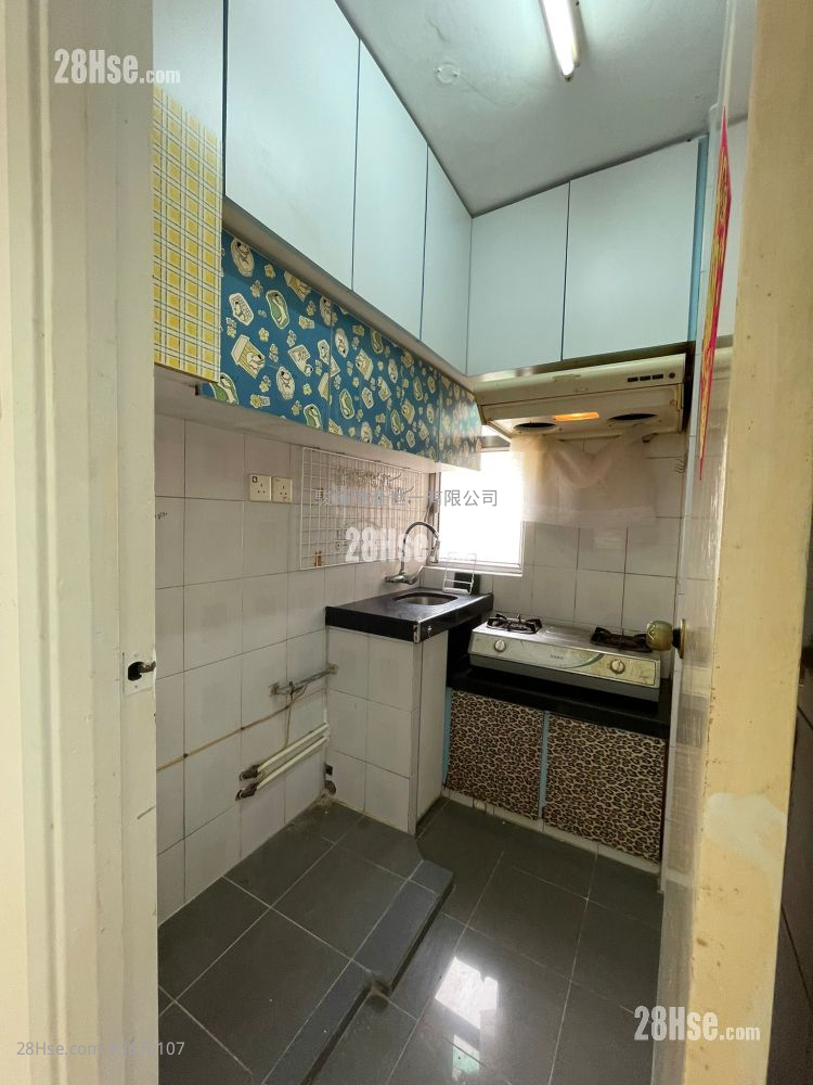 Po Hang Building Rental 2 Bedrooms , 1 Bathroom 368 ft² ( 34.2 m² )