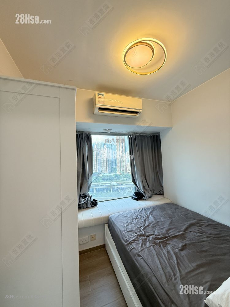 bedroom 1: Hampton Place Rental 2 Bedrooms , 1 Bathroom 440 ft² ( 40.9 m² )