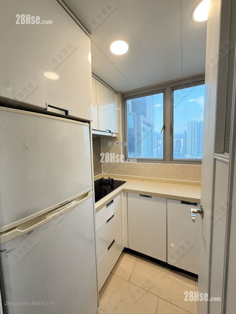 kitchen: Hampton Place Rental 2 Bedrooms , 1 Bathroom 440 ft² ( 40.9 m² )
