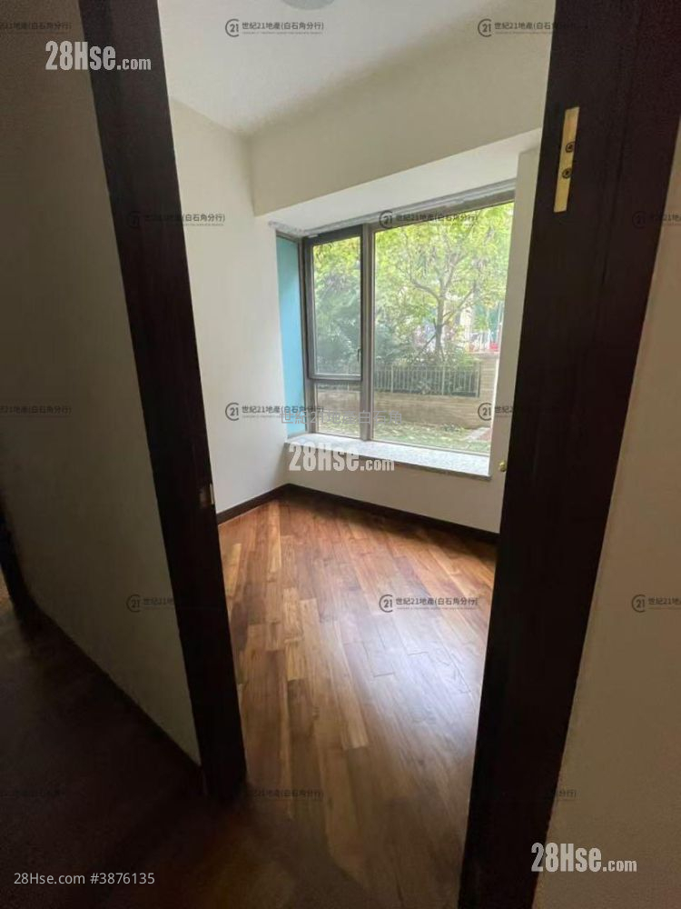 Mayfair By The Sea Rental 3 Bedrooms , 1 Bathroom 755 ft² ( 70.1 m² )