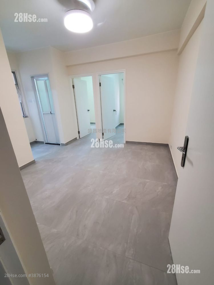 Hung Fai Building Rental 2 Bedrooms , 1 Bathroom 335 ft² ( 31.1 m² )