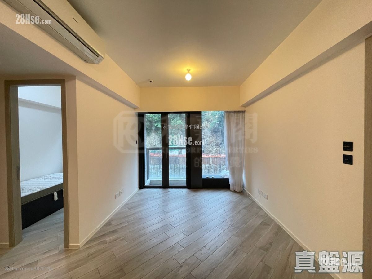 living room: Fleur Pavilia Sell 2 Bedrooms 605 ft² ( 56.2 m² )