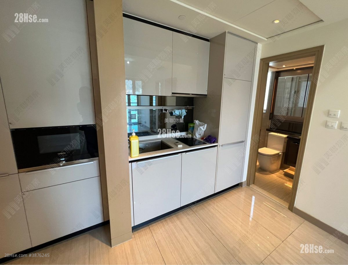 Cullinan West Rental 2 Bedrooms , 1 Bathroom 440 ft² ( 40.9 m² )
