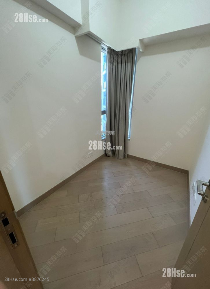 Cullinan West Rental 2 Bedrooms , 1 Bathroom 440 ft² ( 40.9 m² )