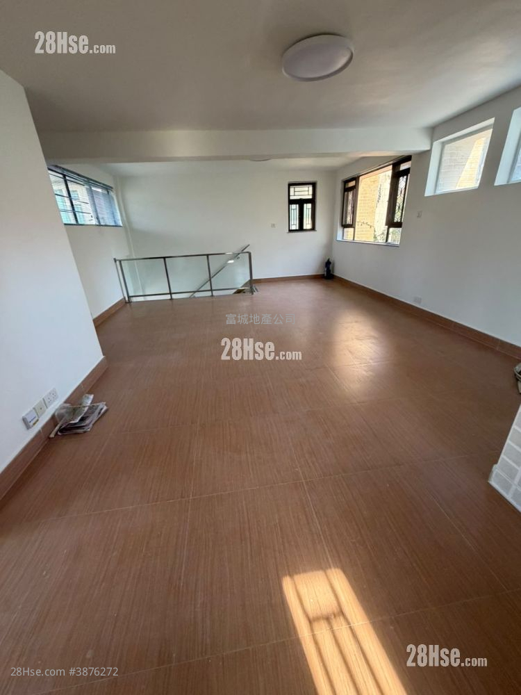 Village Rental 4 Bedrooms , 3 Bathrooms 1,600 ft² ( 148.6 m² )