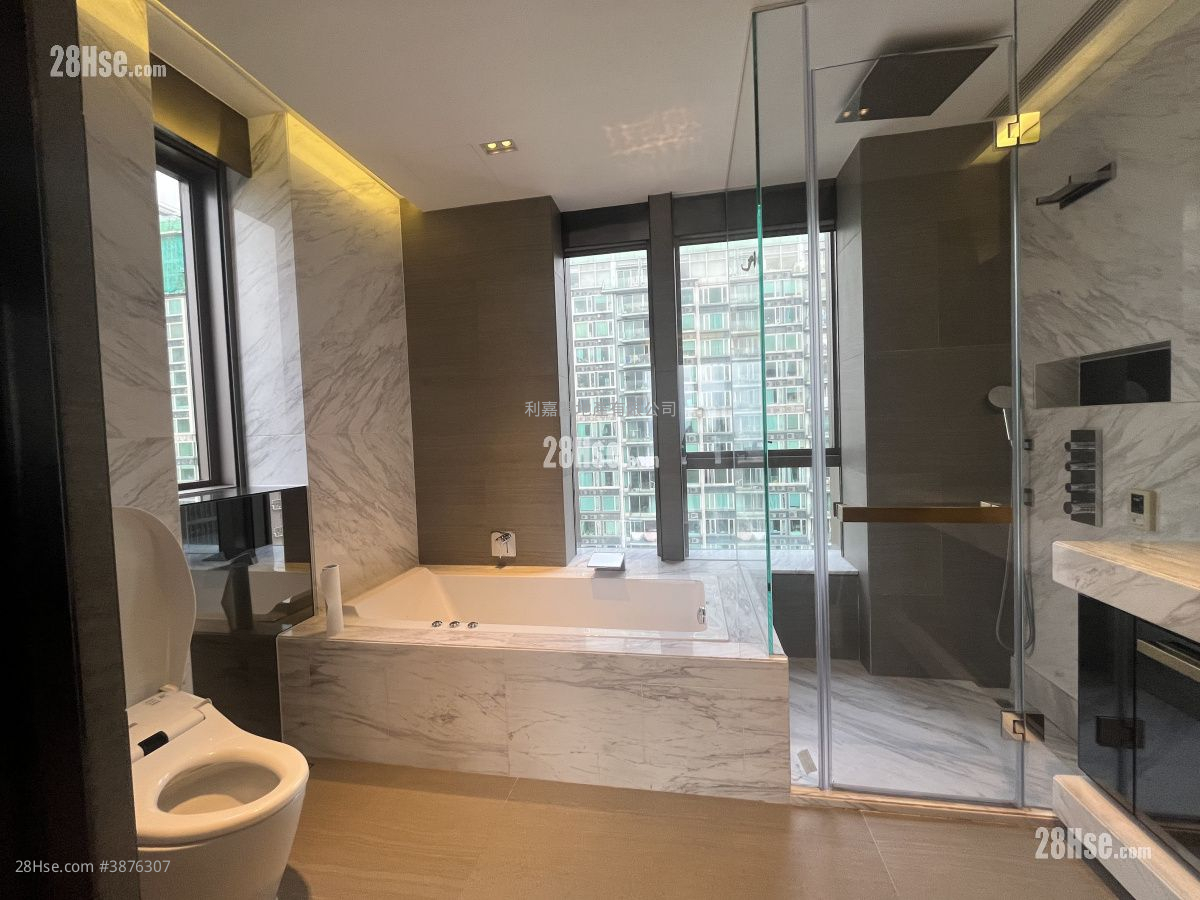 8 Chun Fai Terrace Rental 3 Bedrooms , 2 Bathrooms 3,083 ft² ( 286.4 m² )