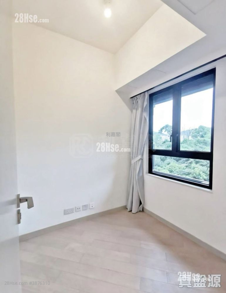 Mount Regency Sell 2 Bedrooms 414 ft² ( 38.5 m² )
