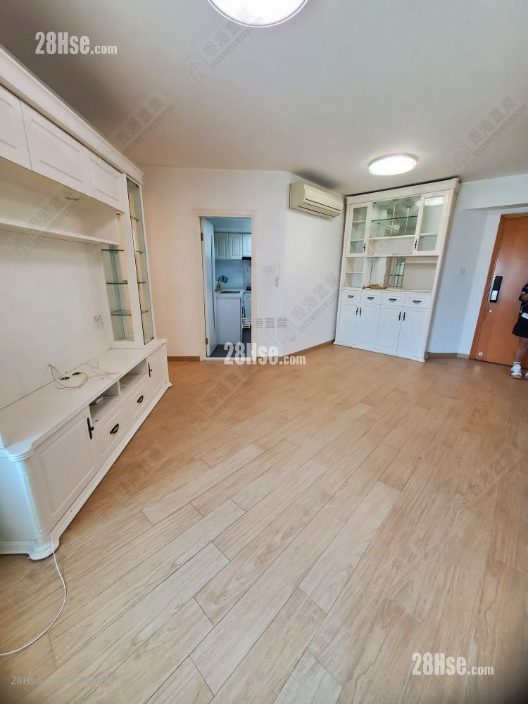 living room: Island Harbourview Rental 3 Bedrooms , 2 Bathrooms 786 ft² ( 73.0 m² )