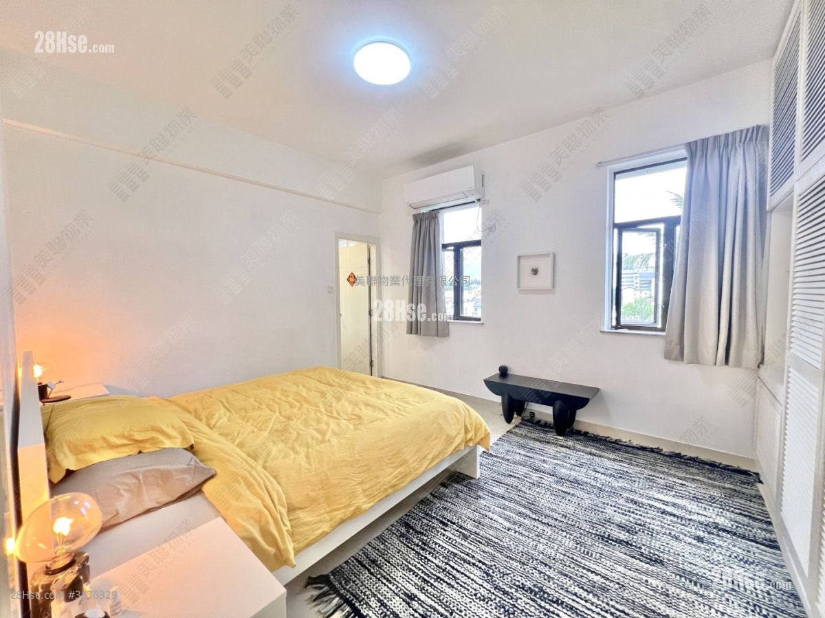 Fook Cheung Mansion Rental 4 Bedrooms , 2 Bathrooms 1,375 ft² ( 127.7 m² )