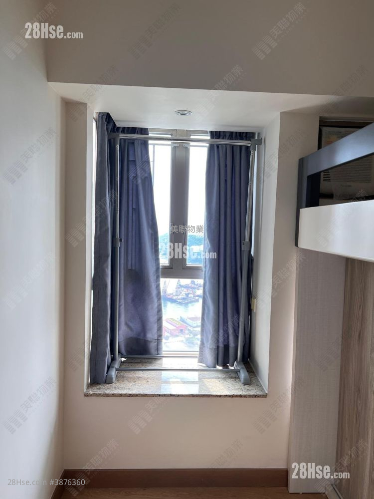 Harbour Green Sell 3 Bedrooms 541 ft² ( 50.3 m² )