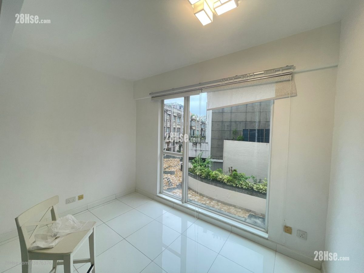 The Beverly Hills Rental 5+ Bedrooms , 2 Bathrooms 1,606 ft² ( 149.2 m² )