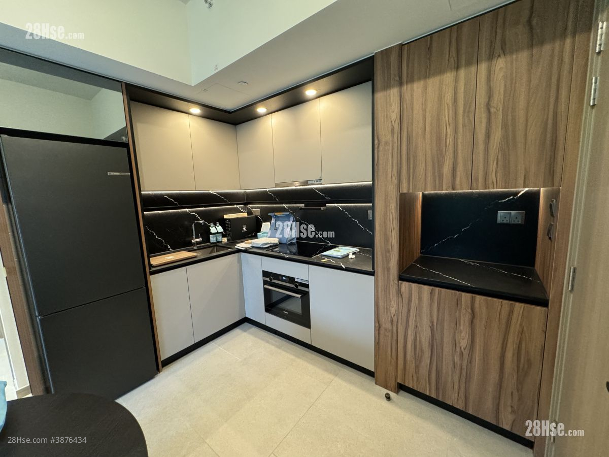 Silicon Hill Rental 2 Bedrooms , 1 Bathroom 420 ft² ( 39.0 m² )