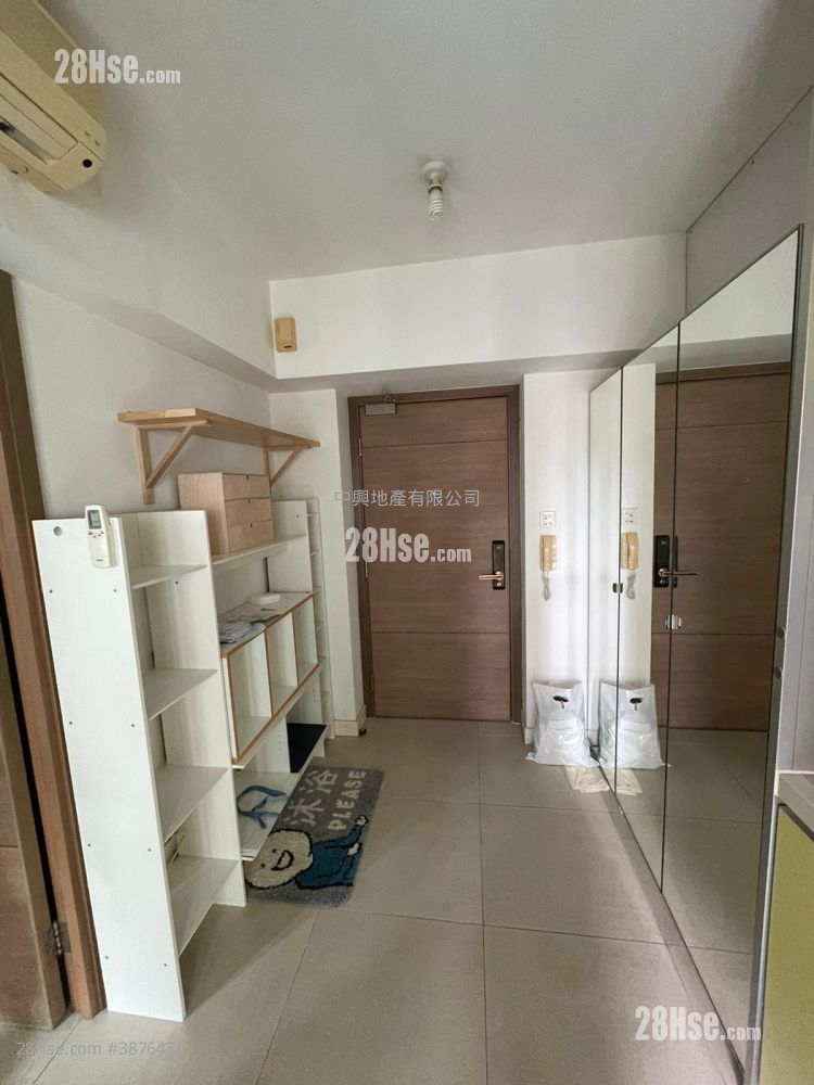 City 18 Rental 1 Bedroom , 1 Bathroom 248 ft² ( 23.0 m² )
