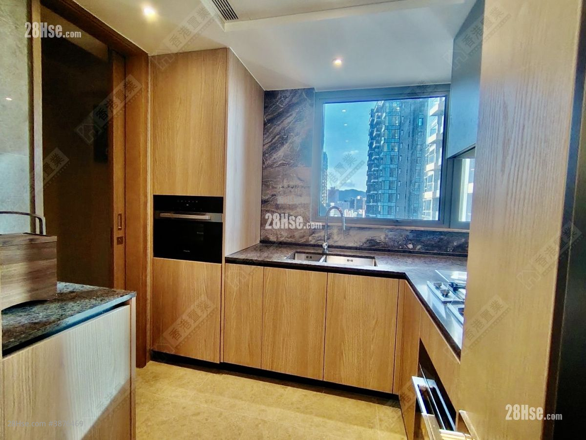 In One Sell 3 Bedrooms 941 ft² ( 87.4 m² )