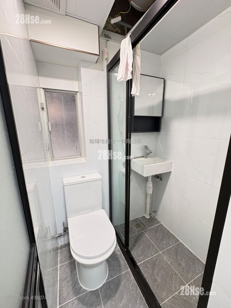 Nam Fung Mansion Rental 1 Bedroom , 1 Bathroom 180 ft² ( 16.7 m² )