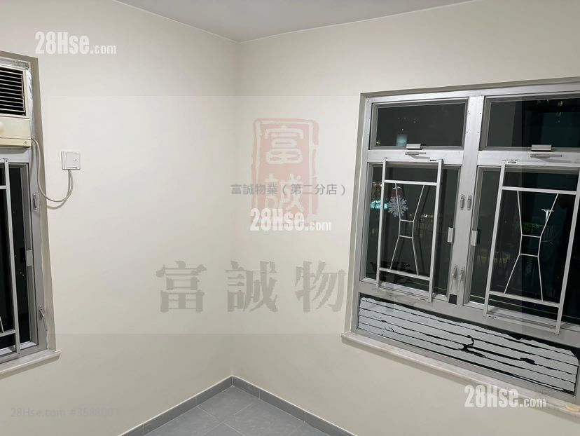 Yau Tong Centre Rental 2 Bedrooms , 1 Bathroom 432 ft² ( 40.1 m² )