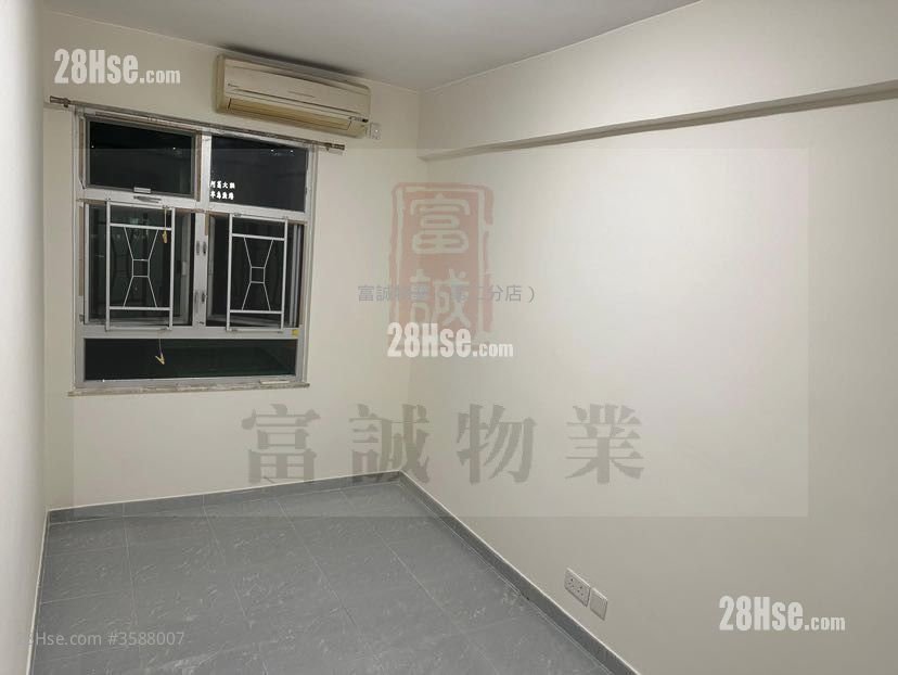Yau Tong Centre Rental 2 Bedrooms , 1 Bathroom 432 ft² ( 40.1 m² )