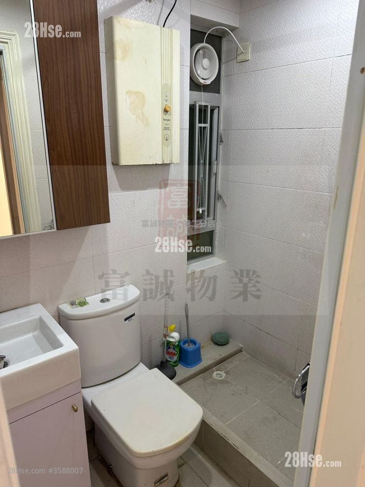 Yau Tong Centre Rental 2 Bedrooms , 1 Bathroom 432 ft² ( 40.1 m² )