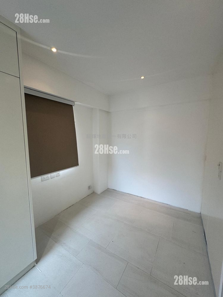 Intelligent Court Sell 1 Bedroom , 1 Bathroom 424 ft² ( 39.4 m² )