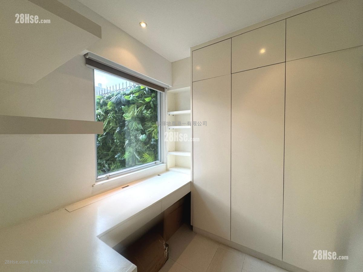 Intelligent Court Sell 1 Bedroom , 1 Bathroom 424 ft² ( 39.4 m² )