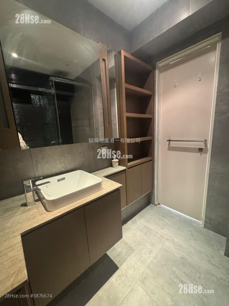 Intelligent Court Sell 1 Bedroom , 1 Bathroom 424 ft² ( 39.4 m² )