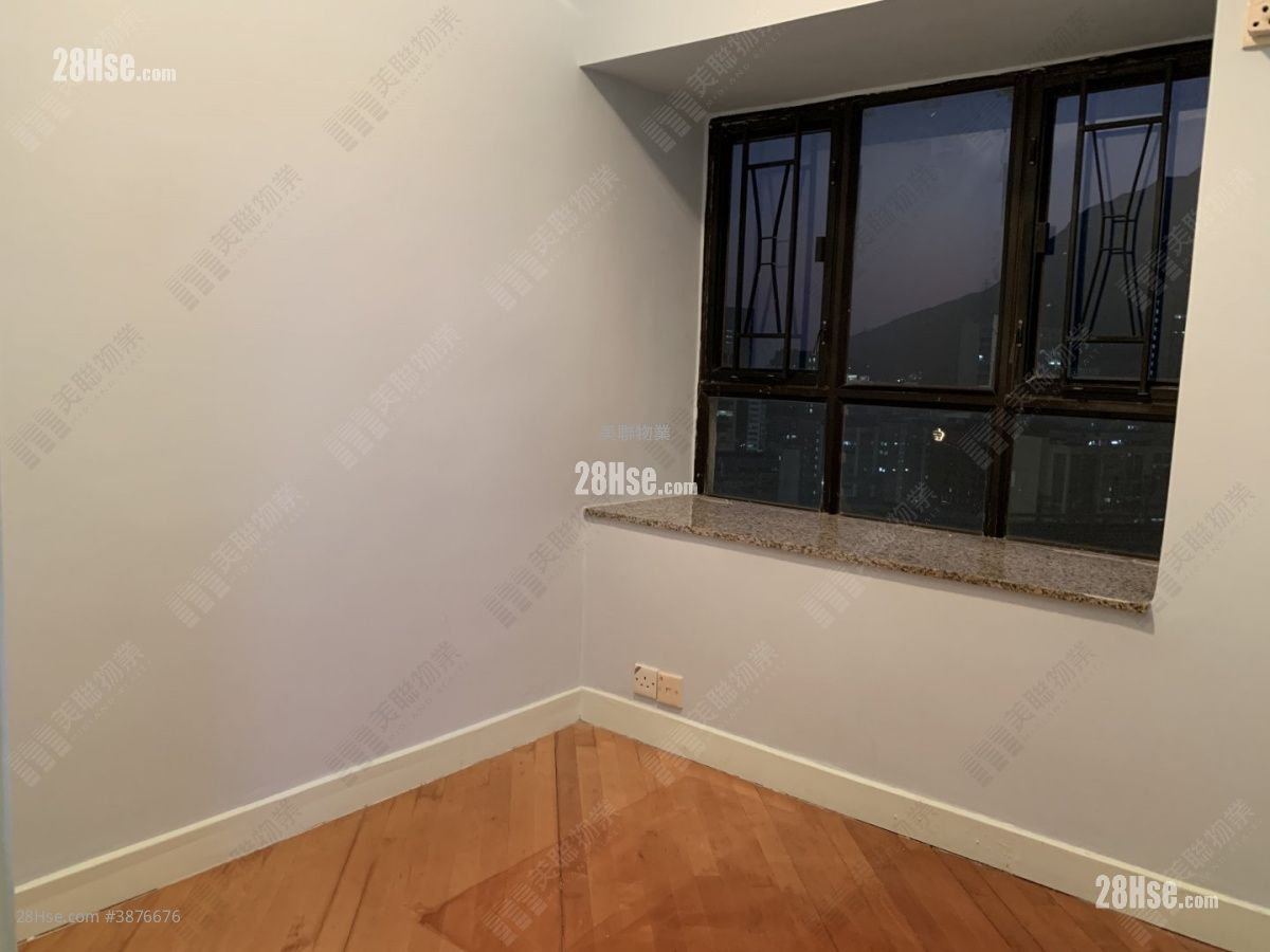 Tai Hing Gardens Sell 3 Bedrooms , 1 Bathroom 544 ft² ( 50.5 m² )