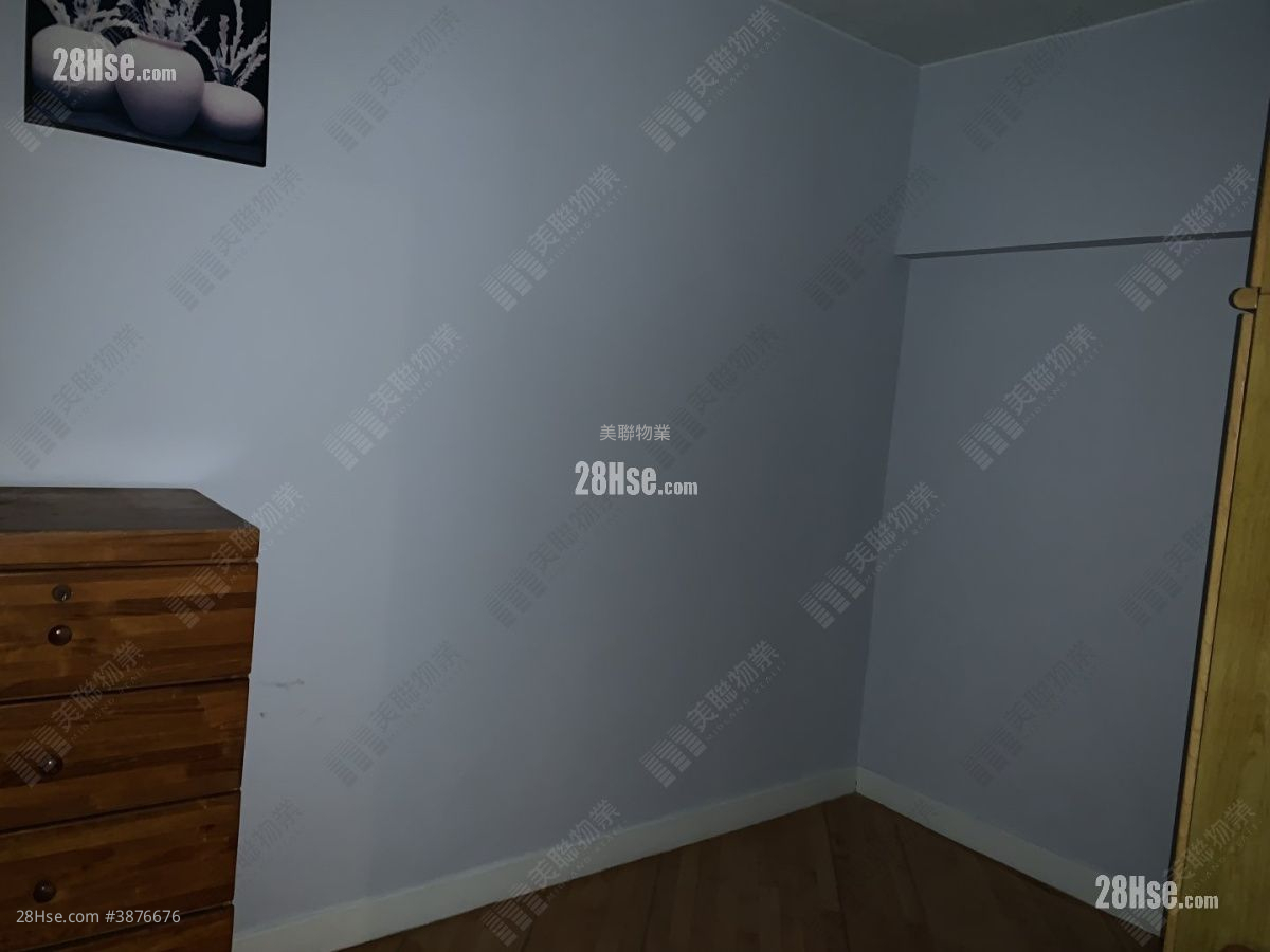 Tai Hing Gardens Sell 3 Bedrooms , 1 Bathroom 544 ft² ( 50.5 m² )