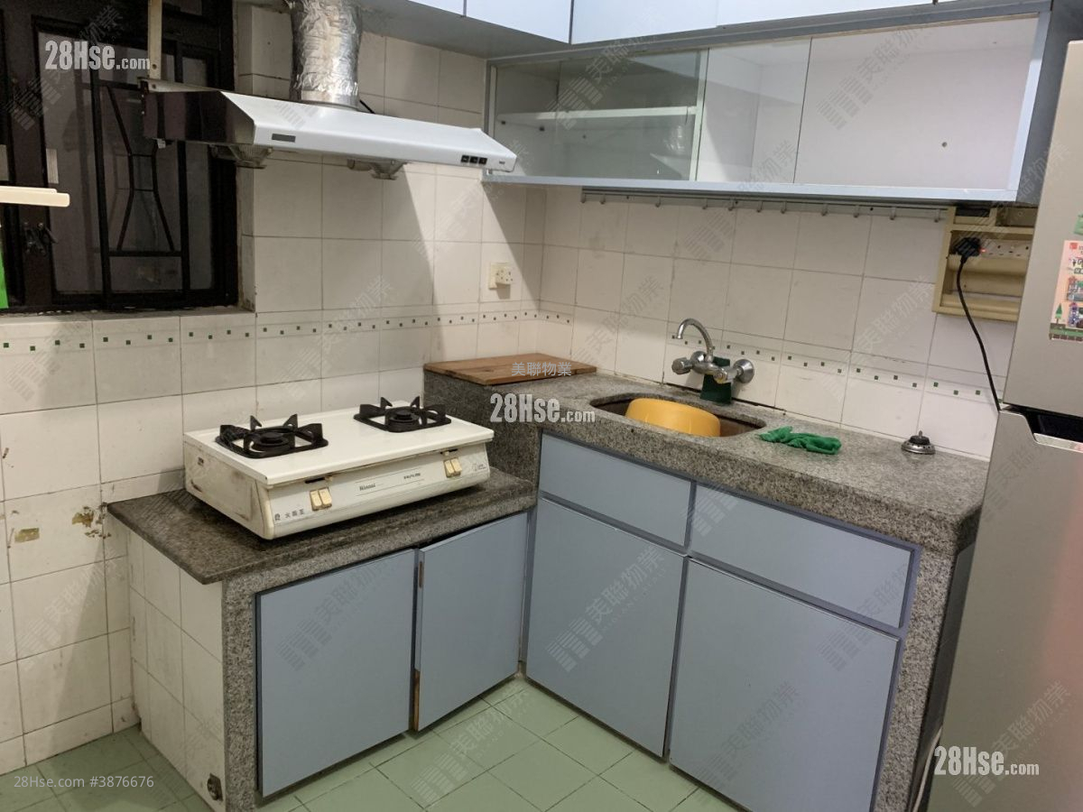 Tai Hing Gardens Sell 3 Bedrooms , 1 Bathroom 544 ft² ( 50.5 m² )