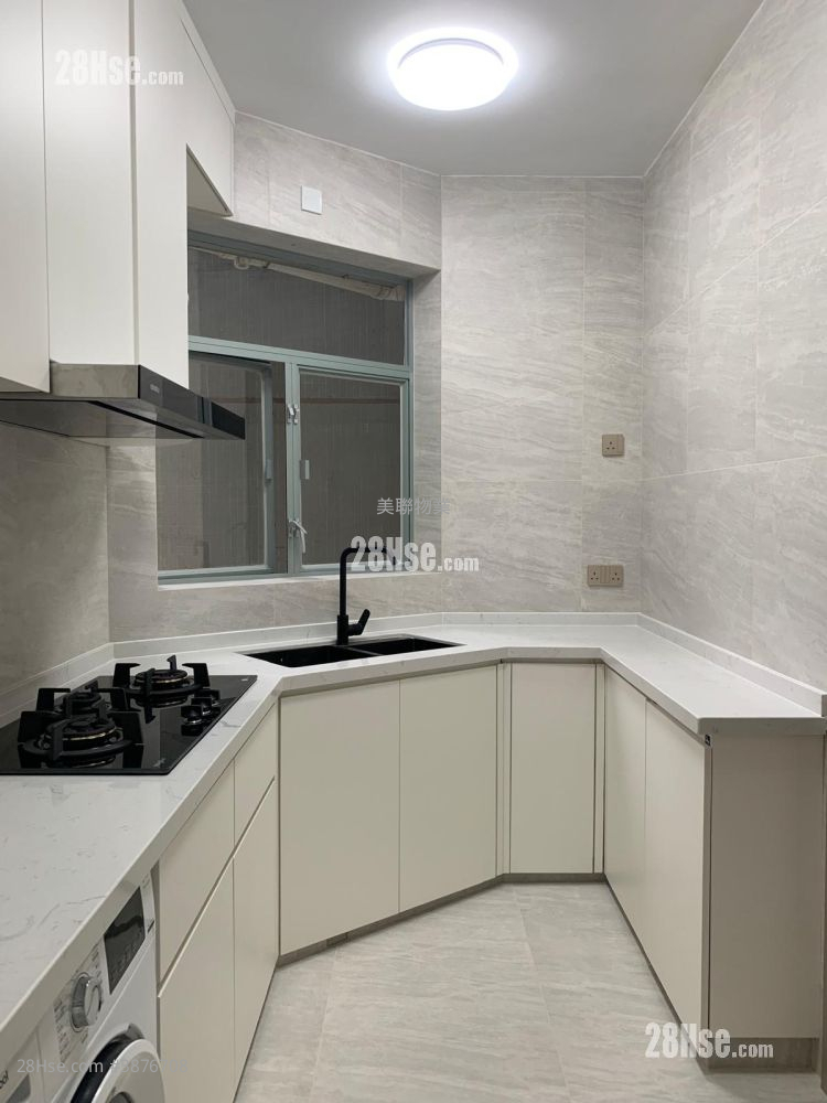 Coastal Skyline Rental 3 Bedrooms , 2 Bathrooms 771 ft² ( 71.6 m² )