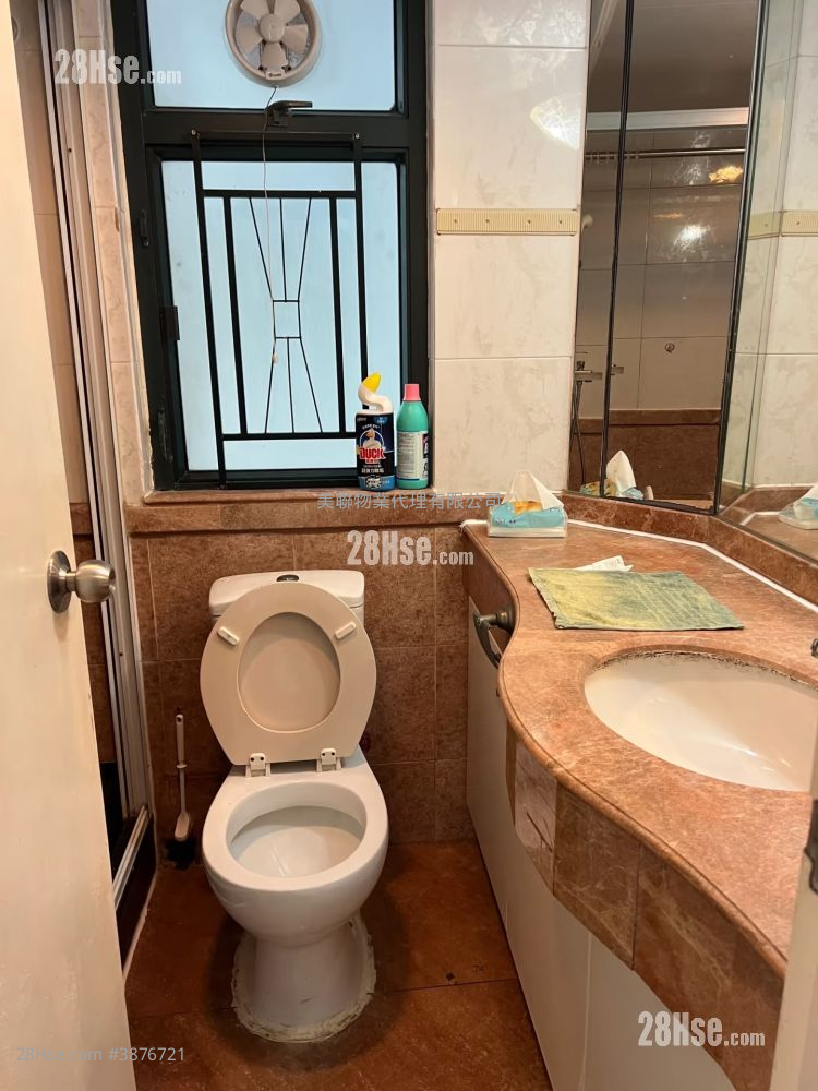 Metro City Rental 3 Bedrooms , 2 Bathrooms 545 ft² ( 50.6 m² )