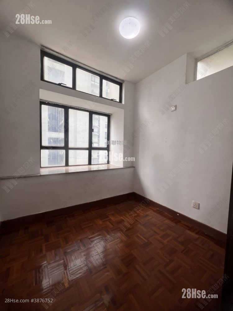 Tai Hing Gardens Sell 2 Bedrooms , 1 Bathroom 464 ft² ( 43.1 m² )