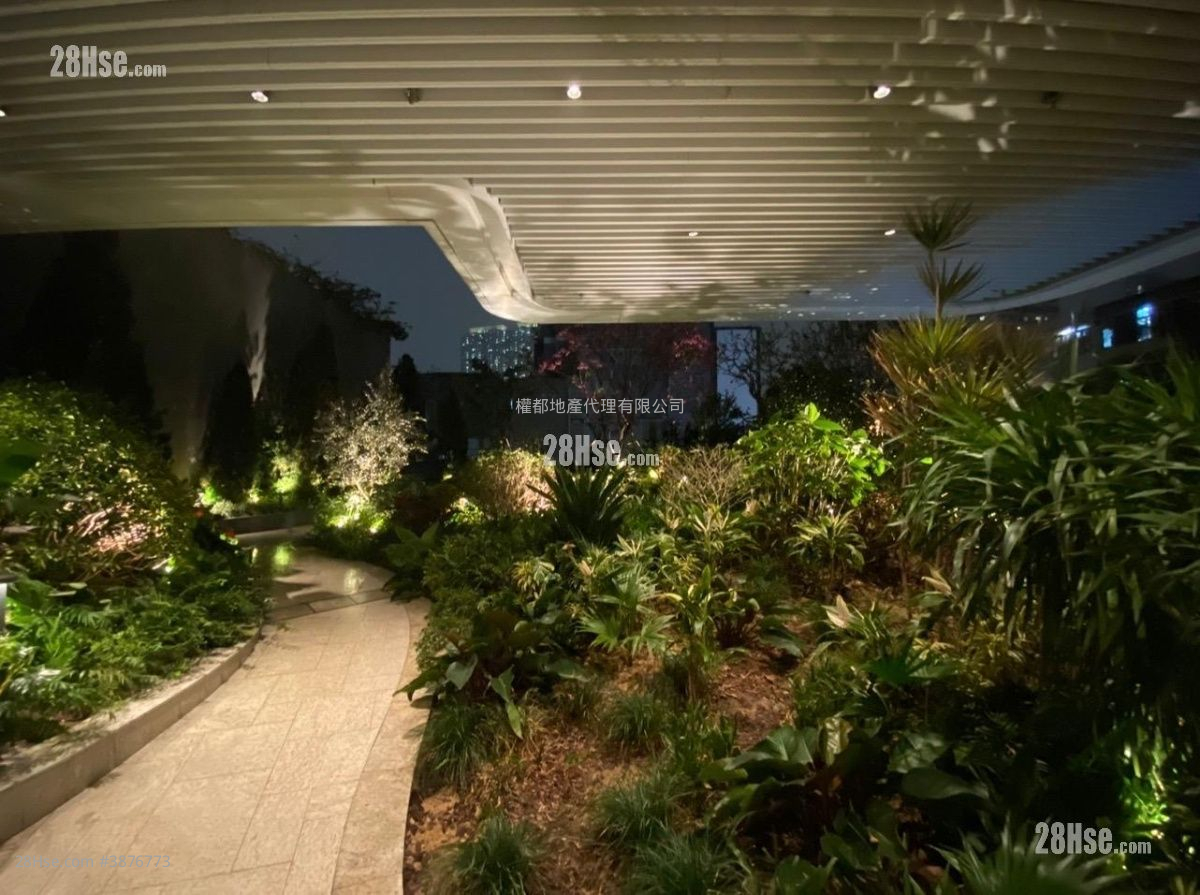 Eight Southpark Rental 2 Bedrooms , 1 Bathroom 351 ft² ( 32.6 m² )