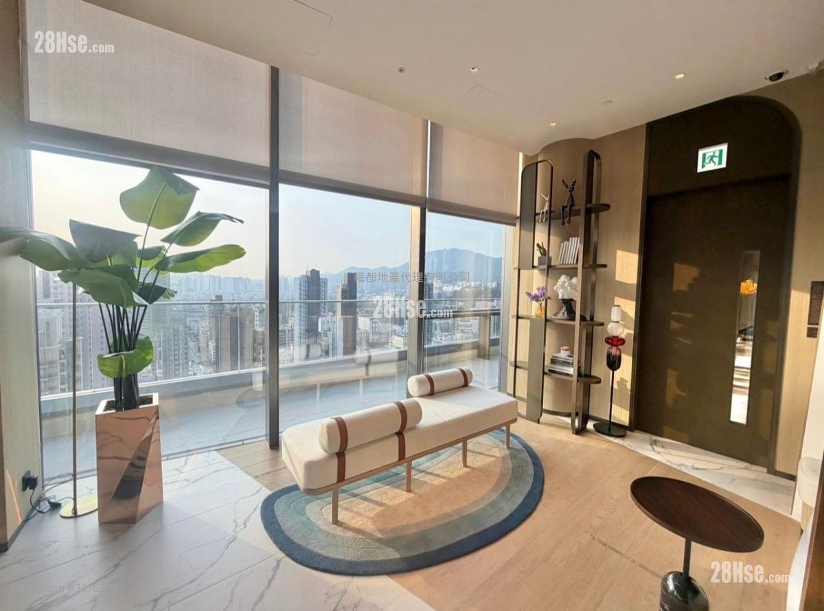Eight Southpark Rental 2 Bedrooms , 1 Bathroom 351 ft² ( 32.6 m² )