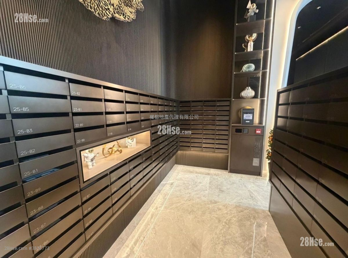 Eight Southpark Rental 2 Bedrooms , 1 Bathroom 351 ft² ( 32.6 m² )