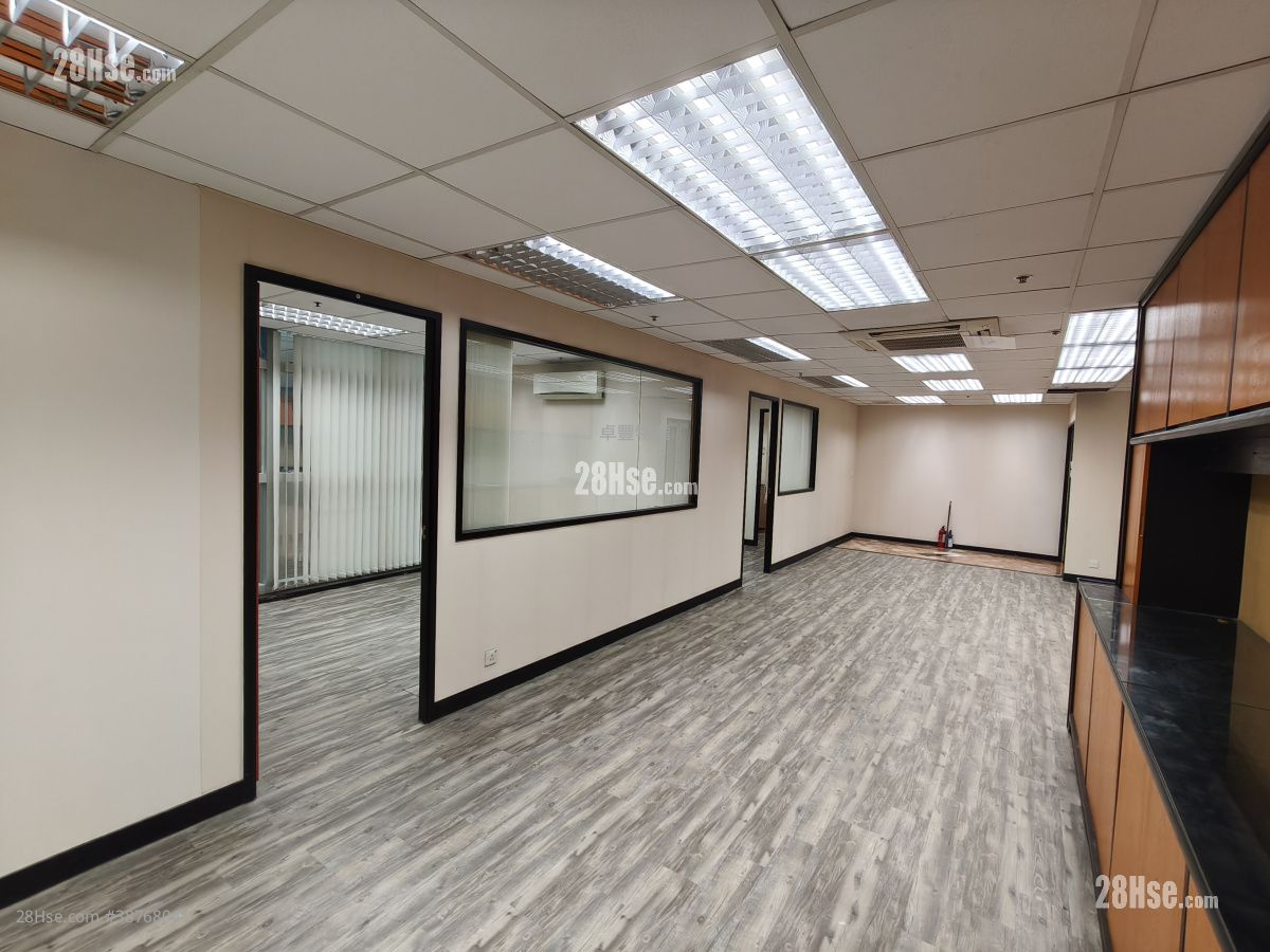 Charm Centre Rental 4 Bedrooms 1,100 ft² ( 102.2 m² )