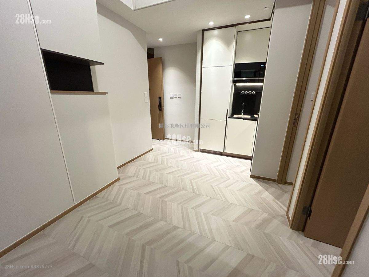 Eight Southpark Rental 2 Bedrooms , 1 Bathroom 351 ft² ( 32.6 m² )