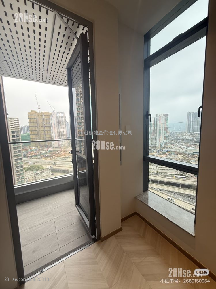 Eight Southpark Sell 1 Bedroom , 1 Bathroom 262 ft² ( 24.3 m² )