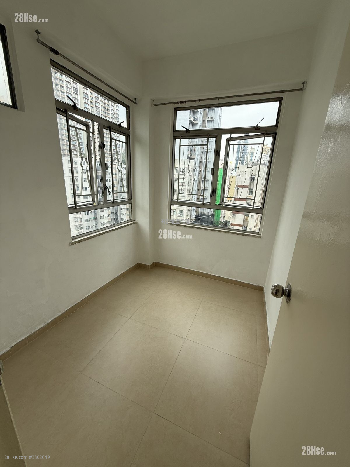 Hing Lung Building Rental 2 Bedrooms , 1 Bathroom 268 ft² ( 24.9 m² )