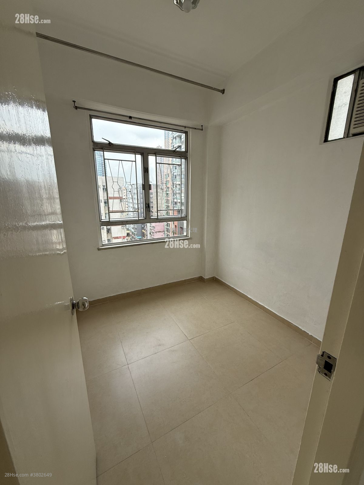 Hing Lung Building Rental 2 Bedrooms , 1 Bathroom 268 ft² ( 24.9 m² )