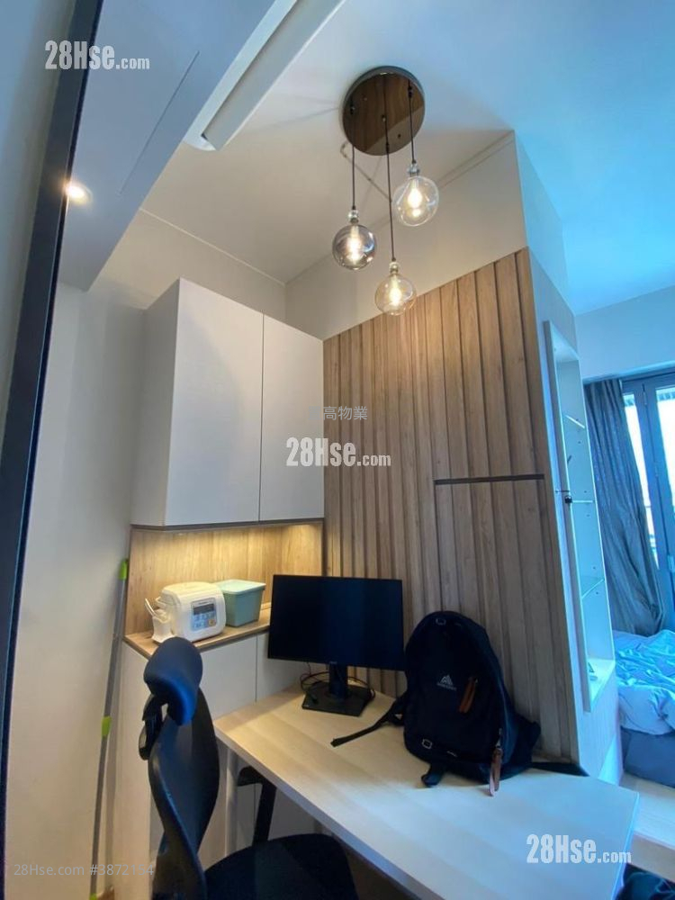 The Zutten Sell Studio , 1 Bathroom 186 ft² ( 17.3 m² )