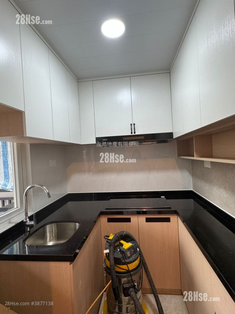 Mee Fat Building Rental 2 Bedrooms , 1 Bathroom 339 ft² ( 31.5 m² )