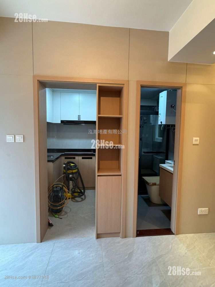 Mee Fat Building Rental 2 Bedrooms , 1 Bathroom 339 ft² ( 31.5 m² )