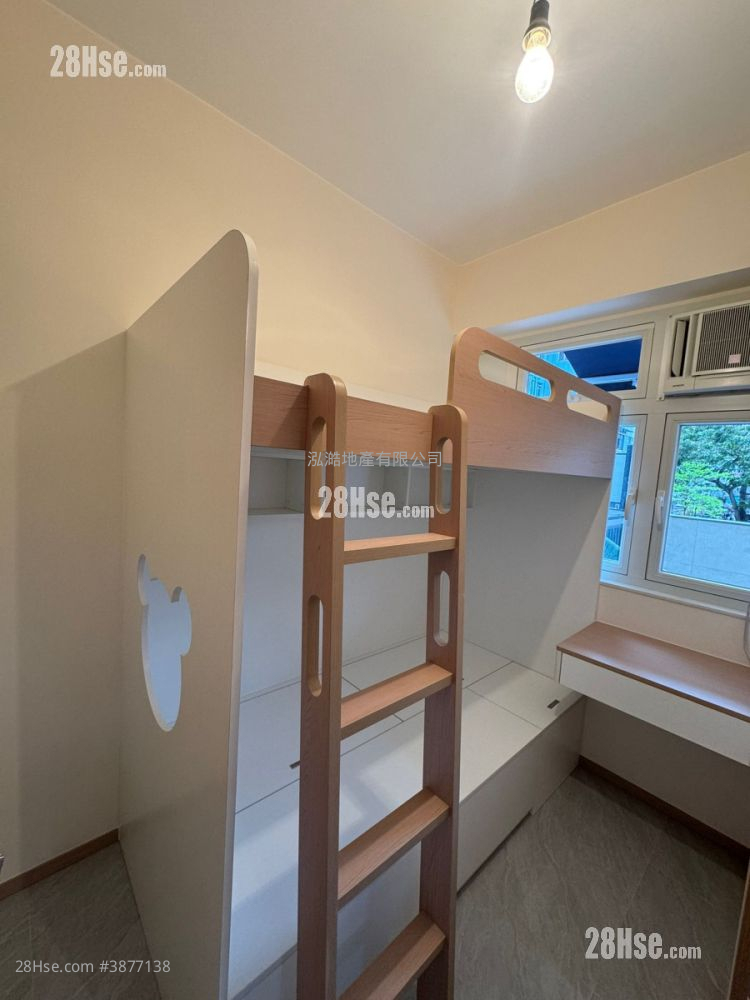 Mee Fat Building Rental 2 Bedrooms , 1 Bathroom 339 ft² ( 31.5 m² )