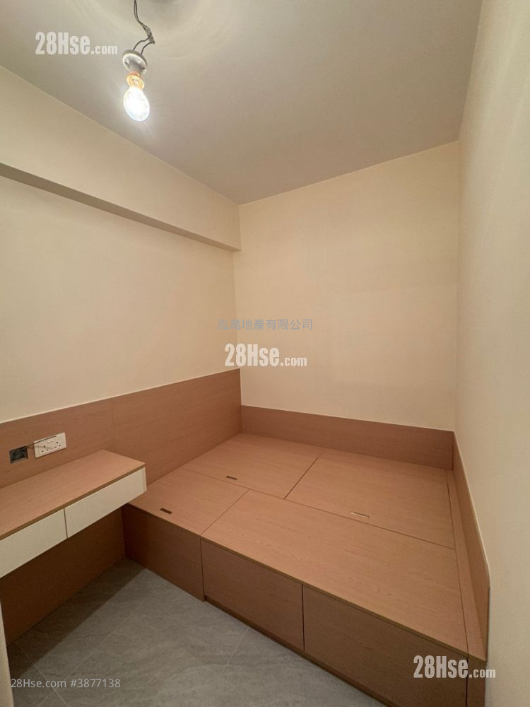 Mee Fat Building Rental 2 Bedrooms , 1 Bathroom 339 ft² ( 31.5 m² )