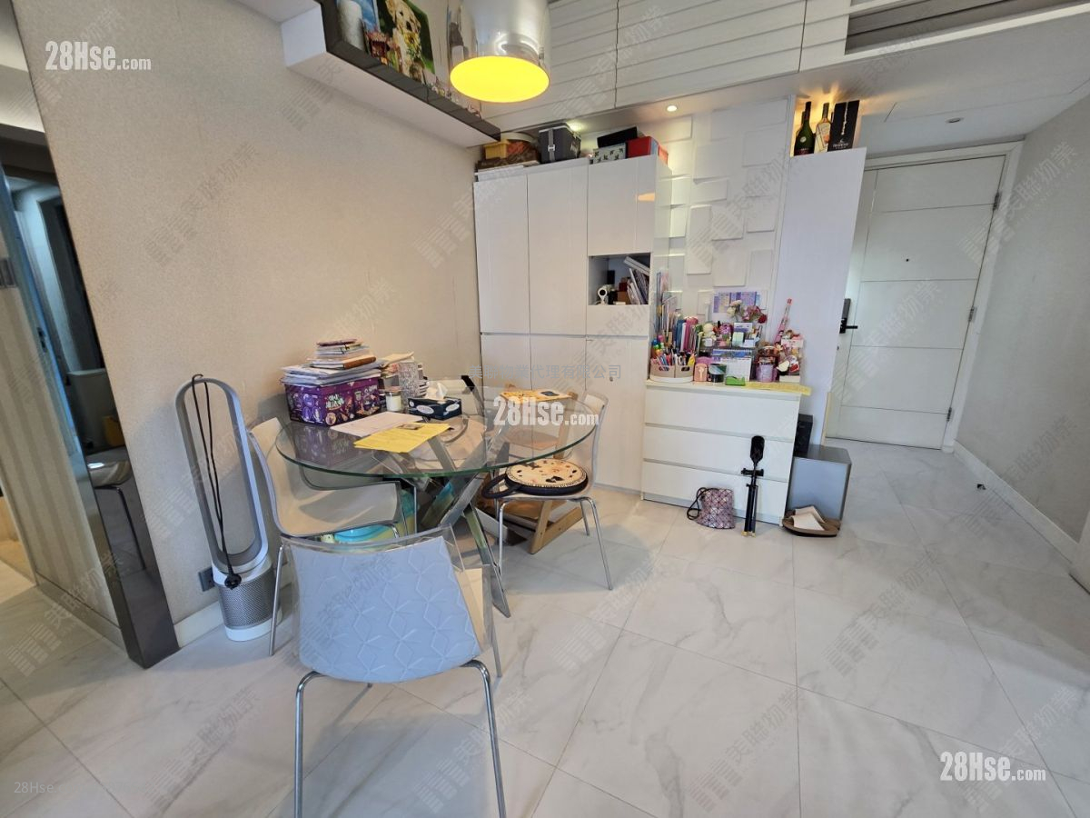 Manhattan Hill Sell 3 Bedrooms , 3 Bathrooms 888 ft² ( 82.5 m² )