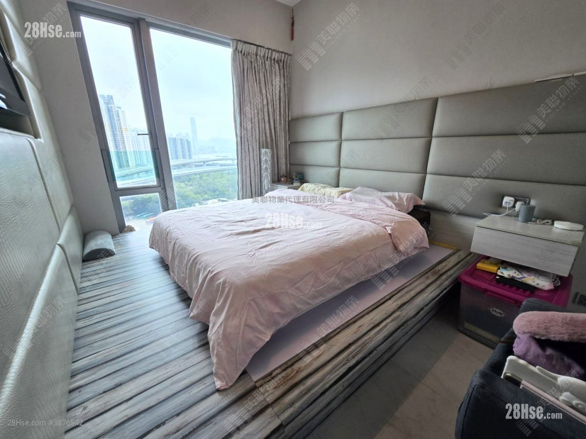 Manhattan Hill Sell 3 Bedrooms , 3 Bathrooms 888 ft² ( 82.5 m² )