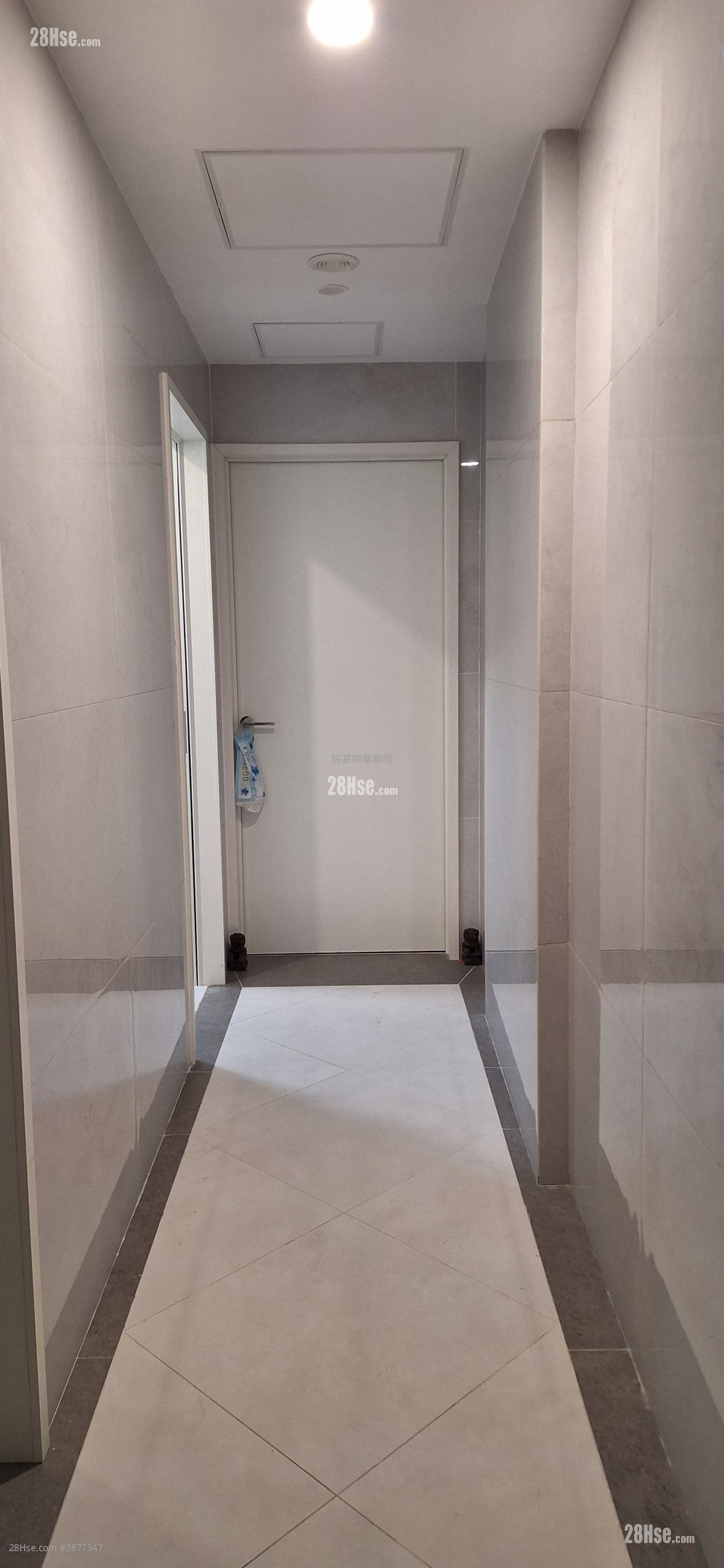 Leigyinn Building Rental 1 Bathroom 100 ft² ( 9.3 m² )