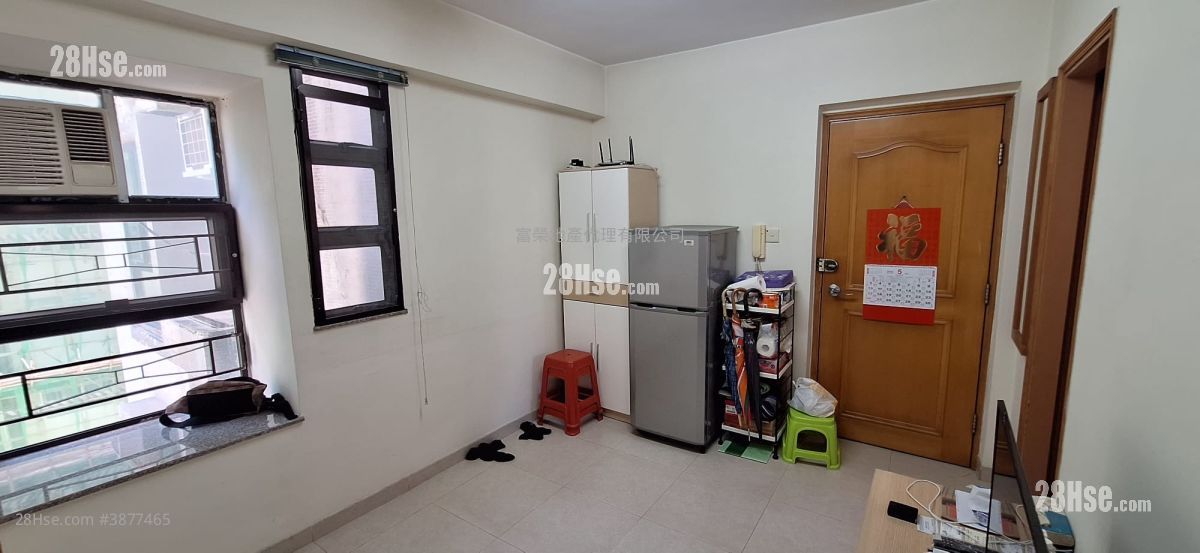 Polly Court Sell 2 Bedrooms , 1 Bathroom 272 ft² ( 25.3 m² )